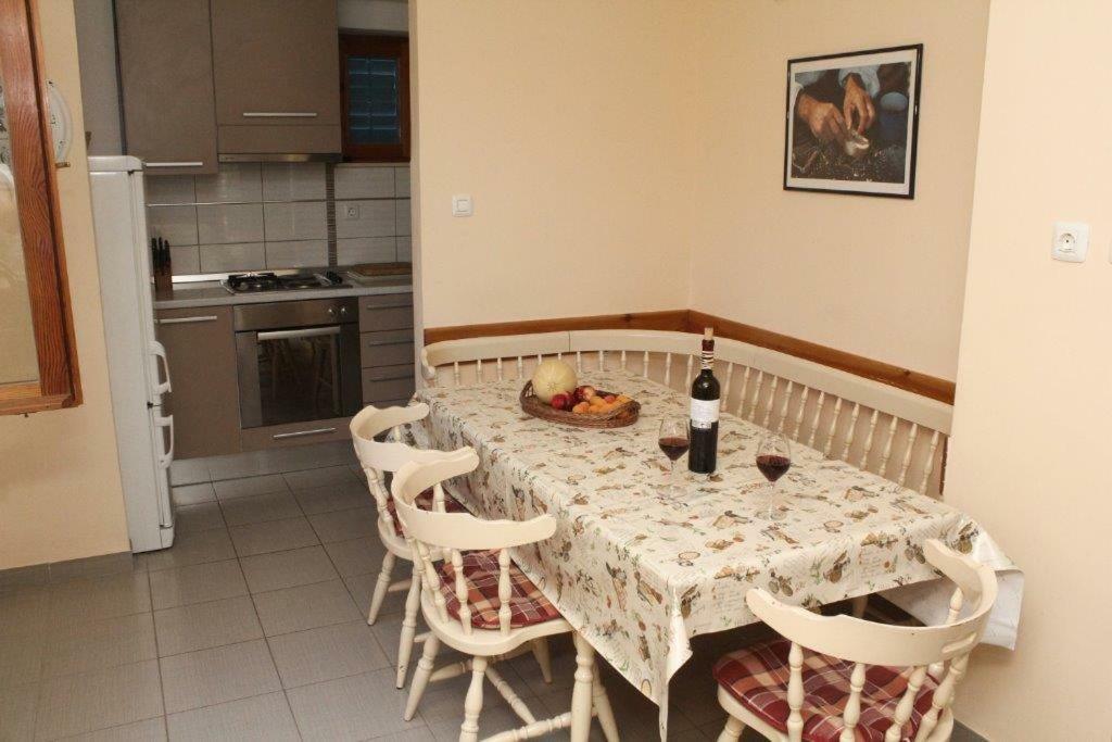 Apartman Morovic Sveti Filip i Jakov Luaran gambar
